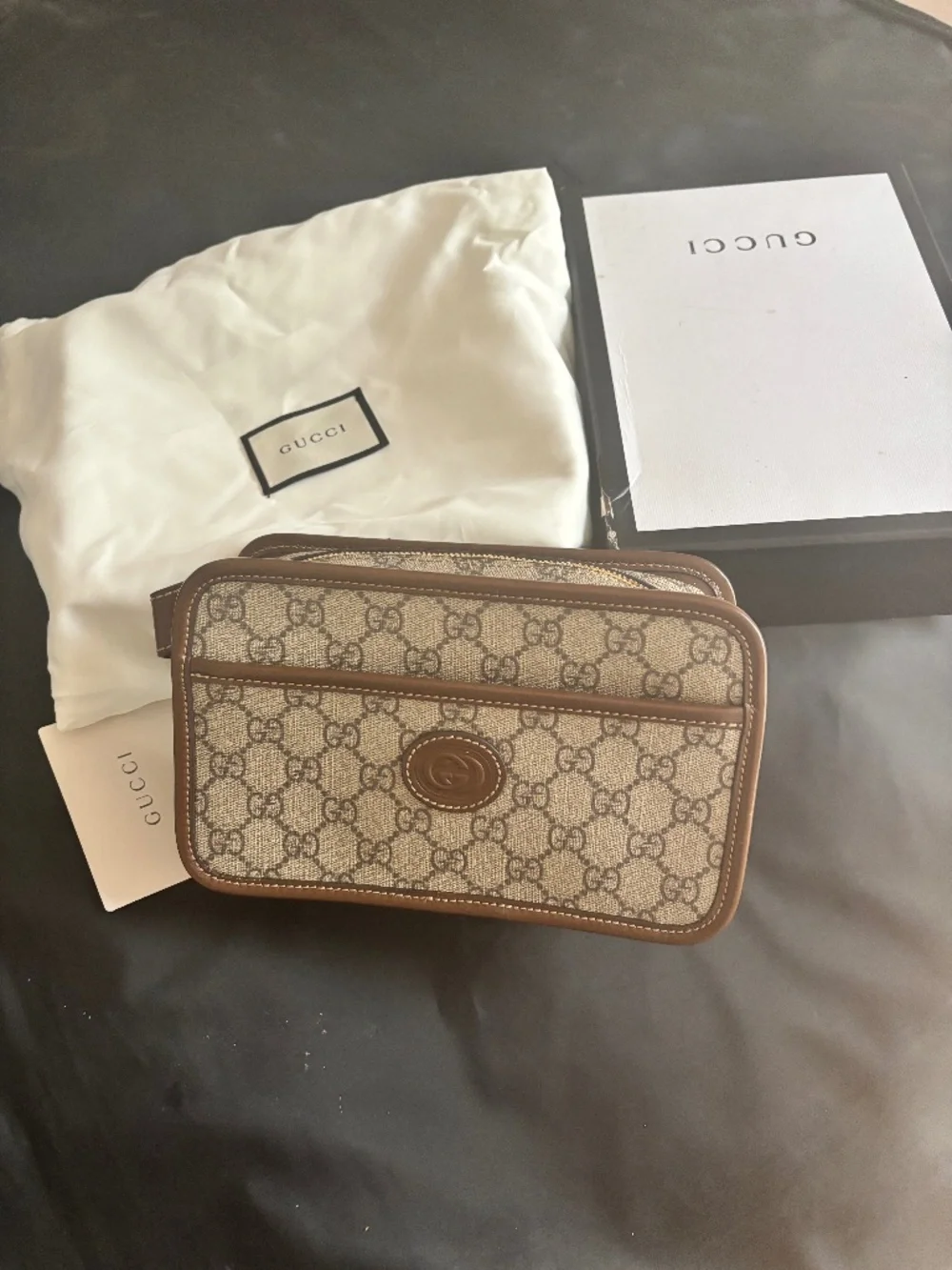 Gucci GG Supreme Interlocking G Beauty Cosmetic Case Clutch – Box & Dust Bag